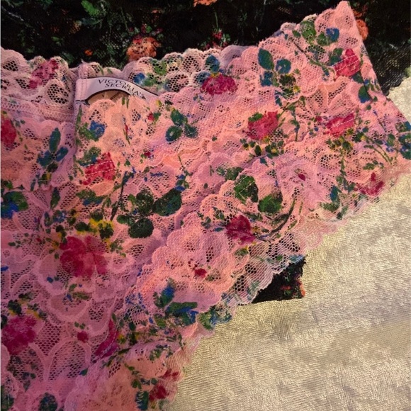 🆕Victoria Secret Cheeky panties - Picture 2 of 4